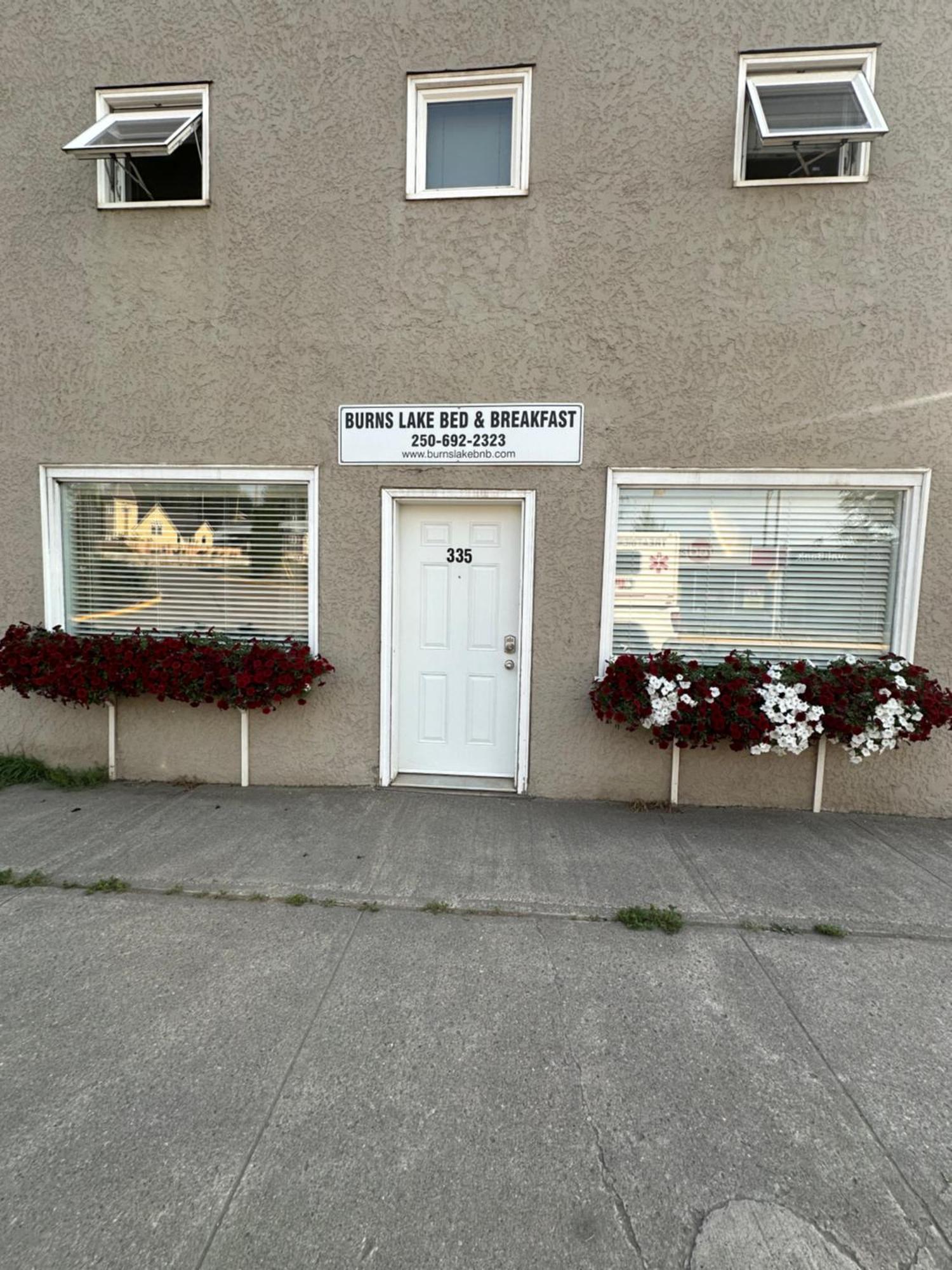 Burns Lake Bed And Breakfast Exterior foto