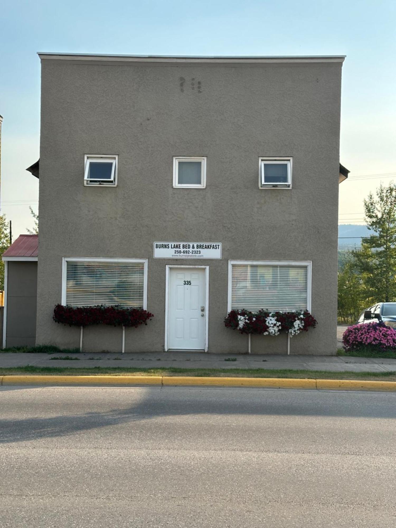 Burns Lake Bed And Breakfast Exterior foto