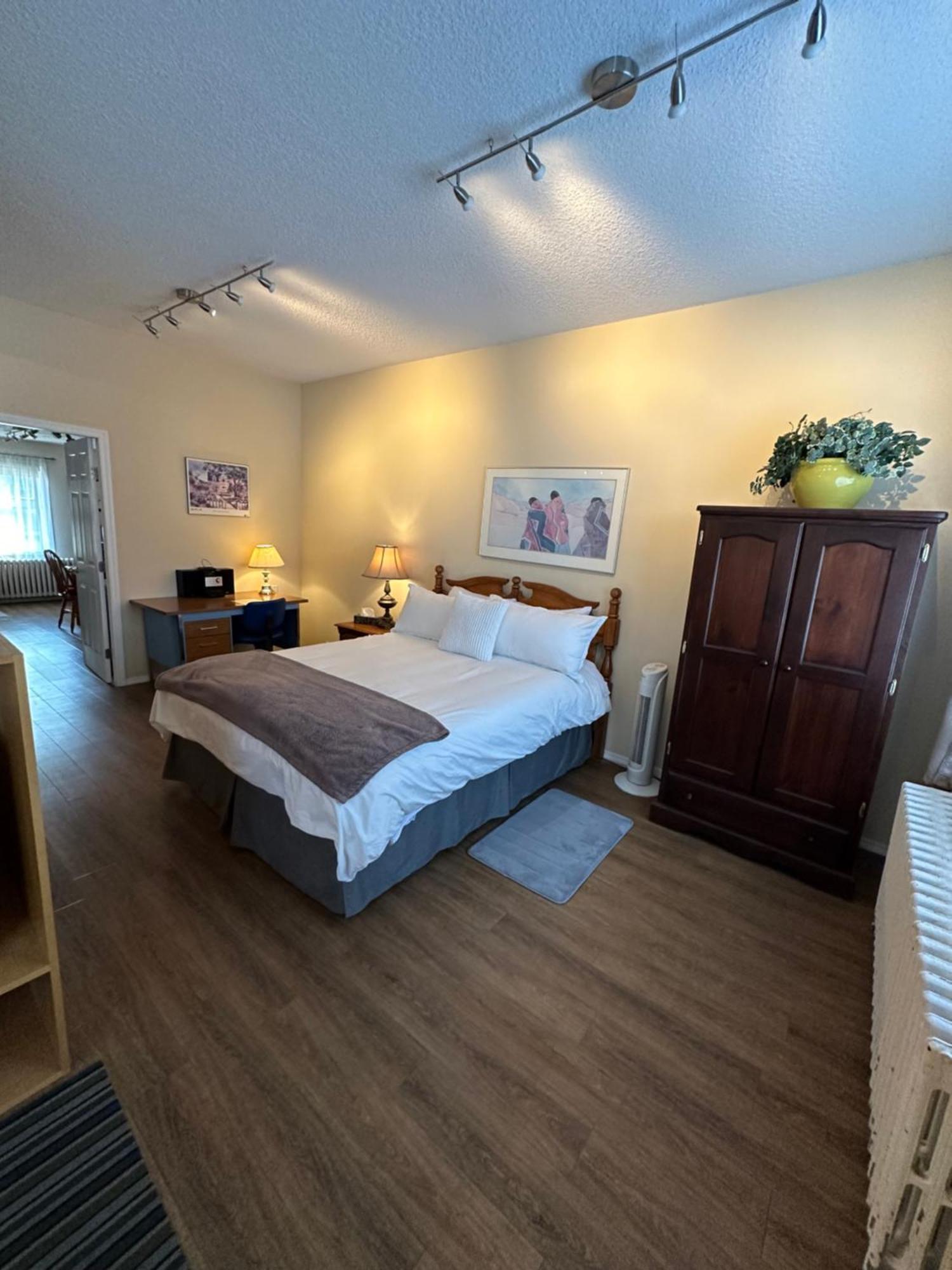 Burns Lake Bed And Breakfast Exterior foto